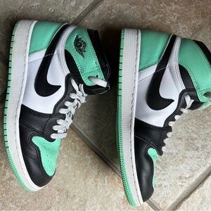 Nike Jordan Air 1 Retro High - size 6.5 (youth)